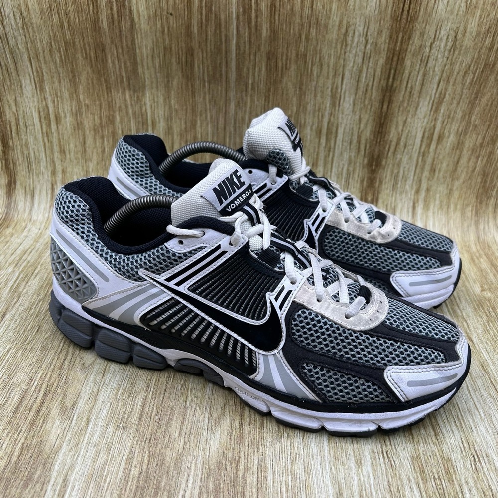 Nike Zoom Vomero 5 SE SP Men's Size 10.5 Black White Grey Mesh Shoes CI1694-001